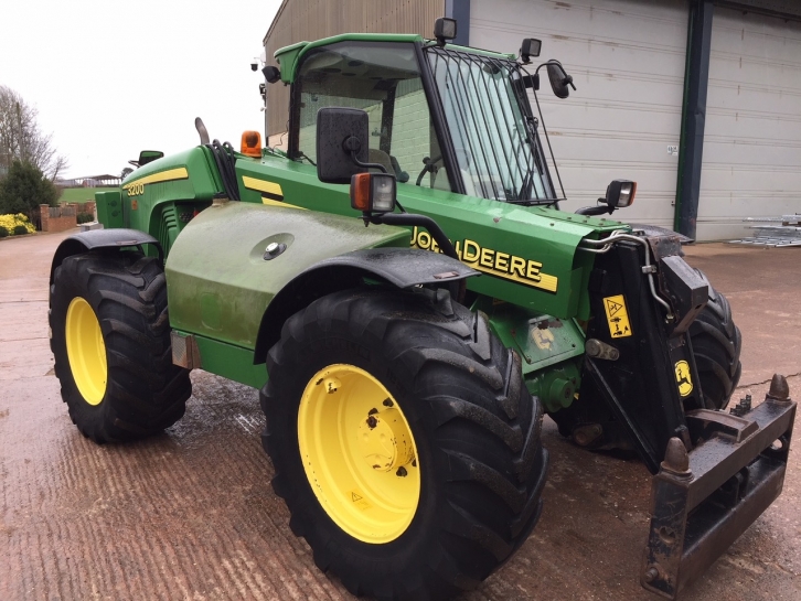 John Deere 3200