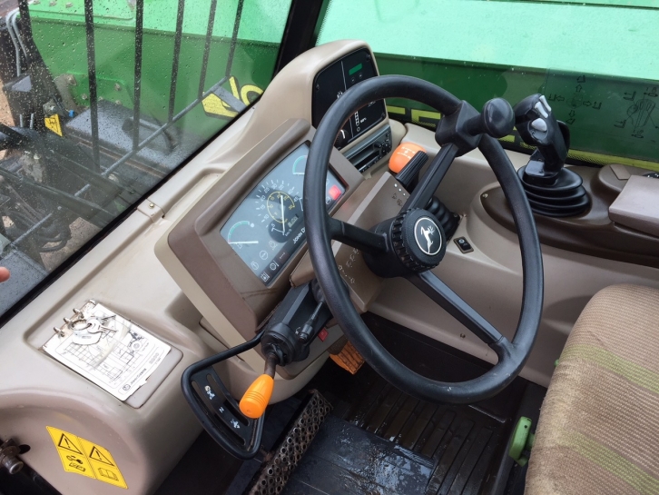 John Deere 3200
