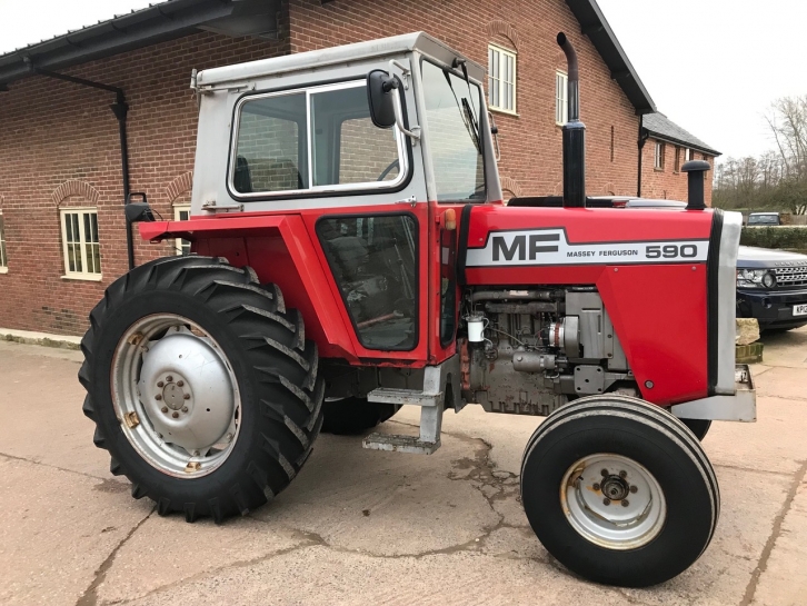 Massey Ferguson 590