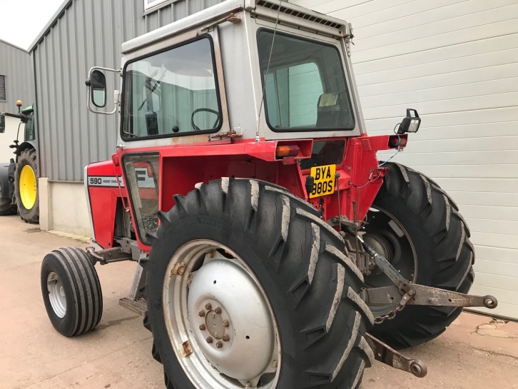 Massey Ferguson 590