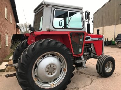 Massey Ferguson 590