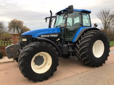 New Holland TM165