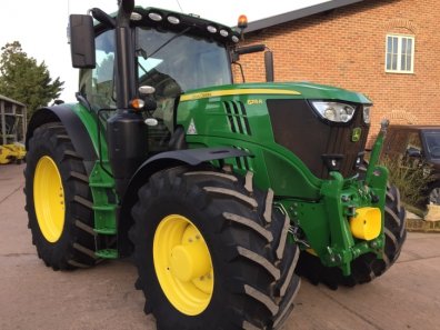 John Deere 6215R