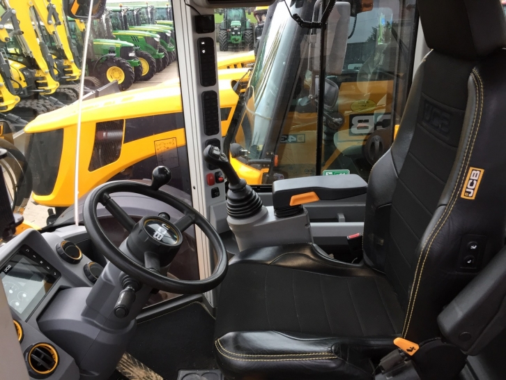 JCB 435S