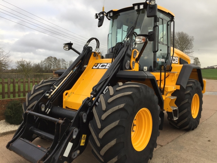 JCB 435S