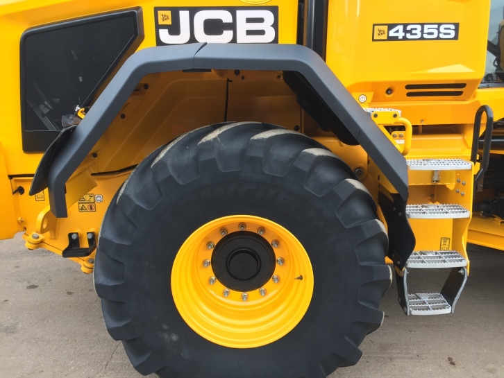 JCB 435S