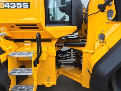 JCB 435S