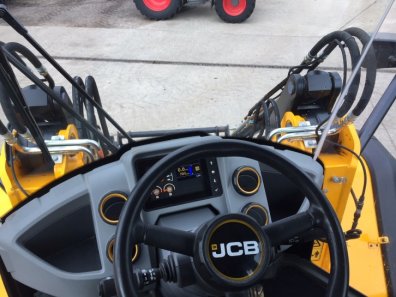 JCB 435S