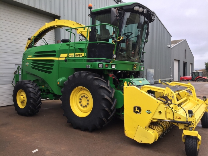 John Deere 7350 forager
