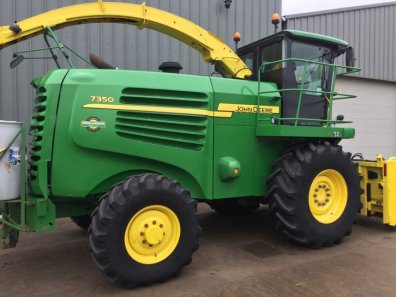John Deere 7350 forager
