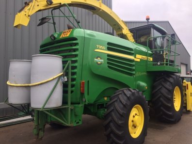 John Deere 7350 forager
