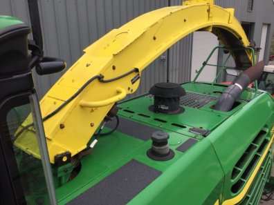 John Deere 7350 forager