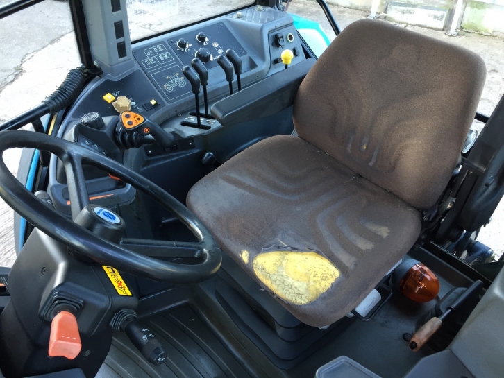 New Holland 8260