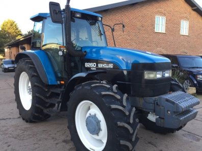 New Holland 8260
