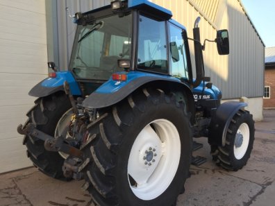 New Holland 8260