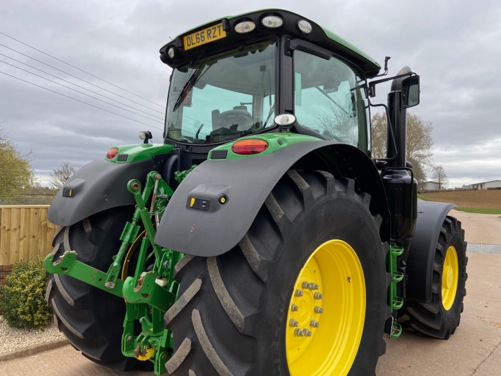 John Deere 6175R