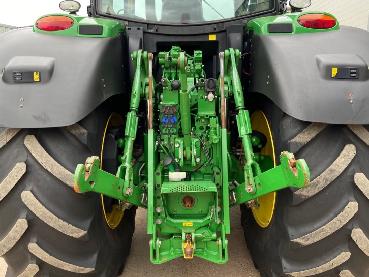 John Deere 6175R