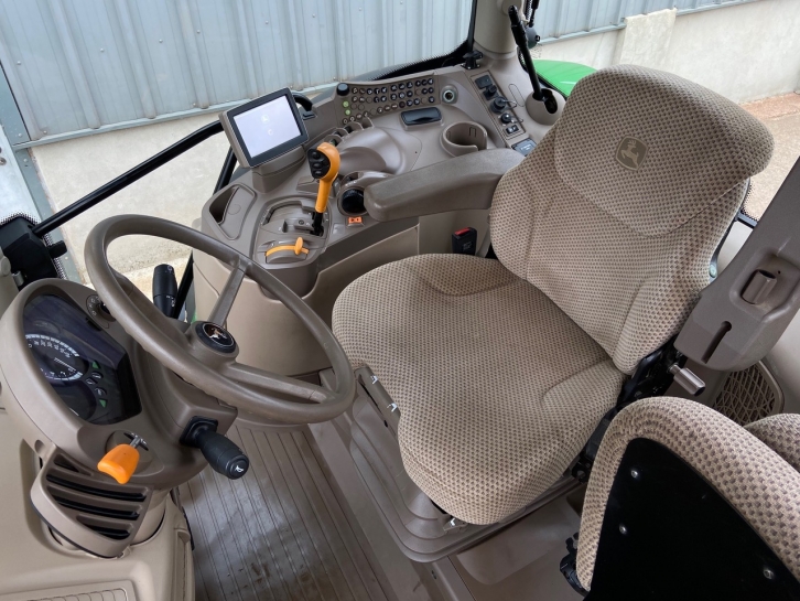 John Deere 6175R