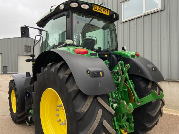 John Deere 6175R