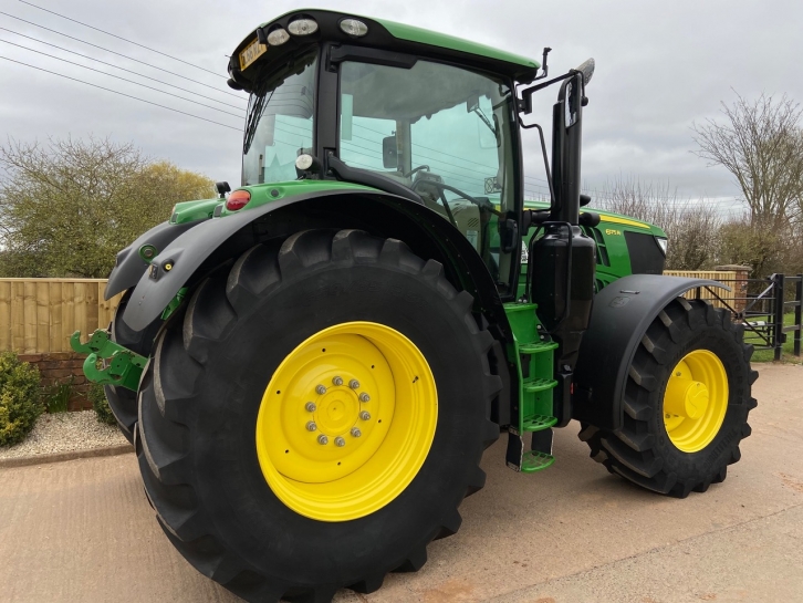 John Deere 6175R