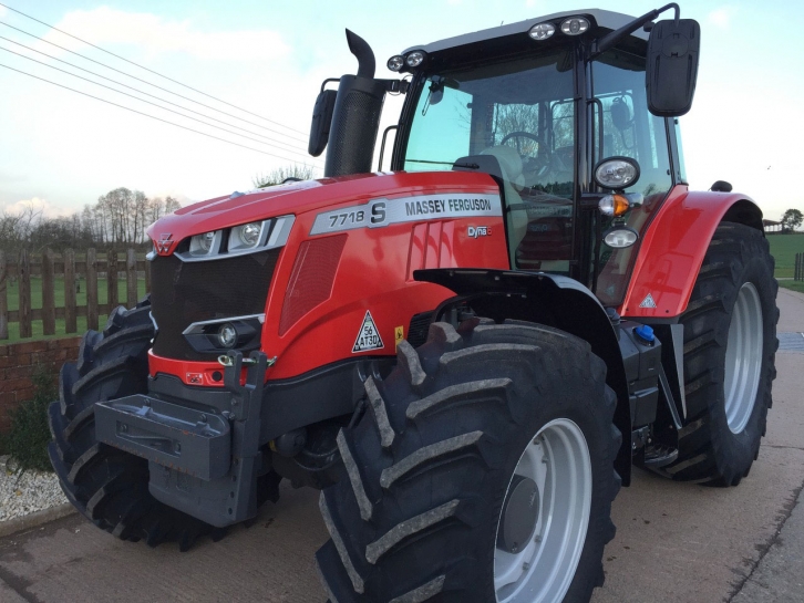 Massey Ferguson 7718S