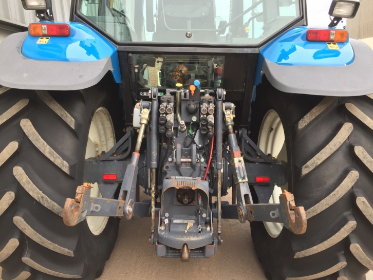 New Holland 8160