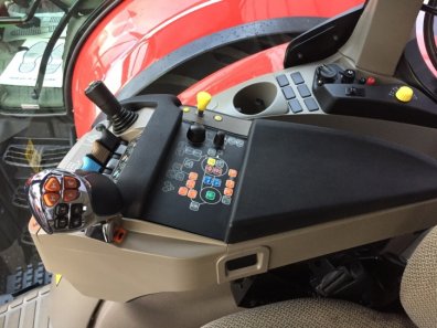 Case Puma 220