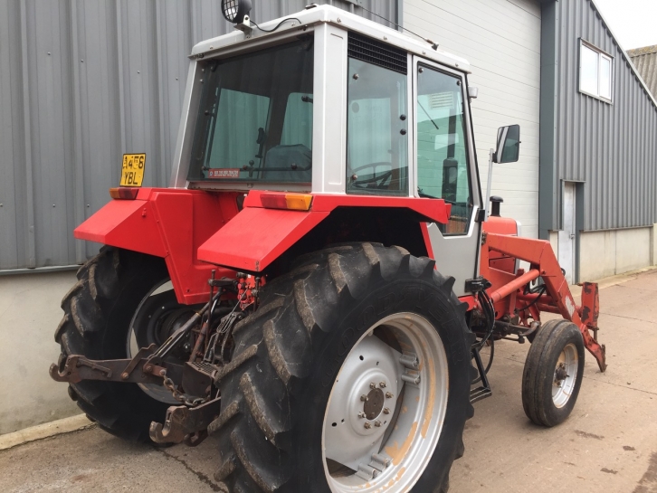 Massey Ferguson 690