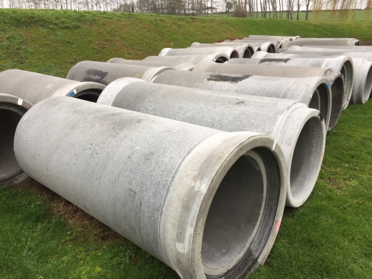 25 x 750mm concrete pipes