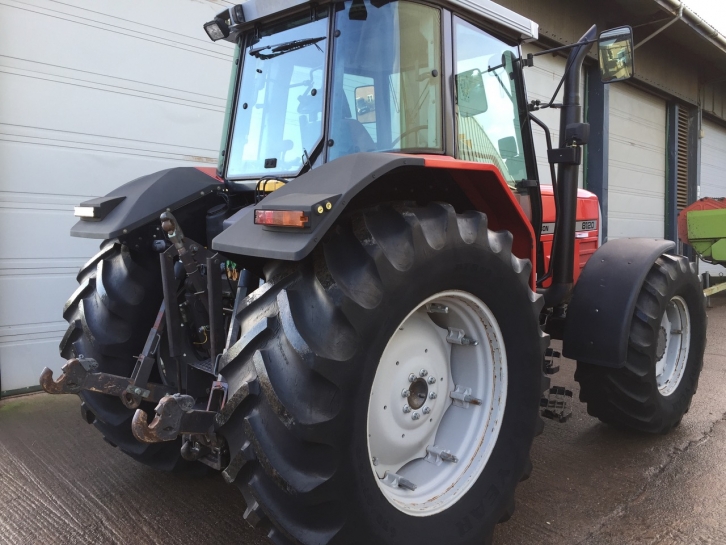 Massey Ferguson 8120