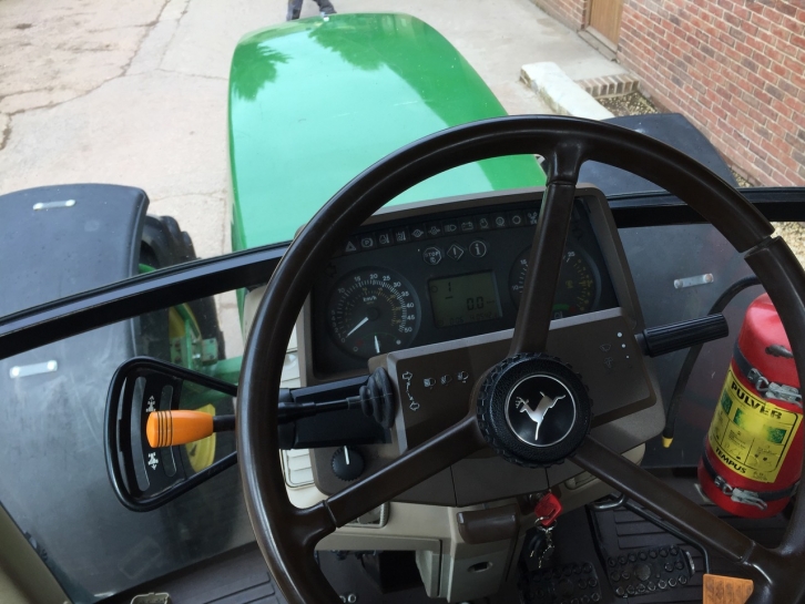 John Deere 6610