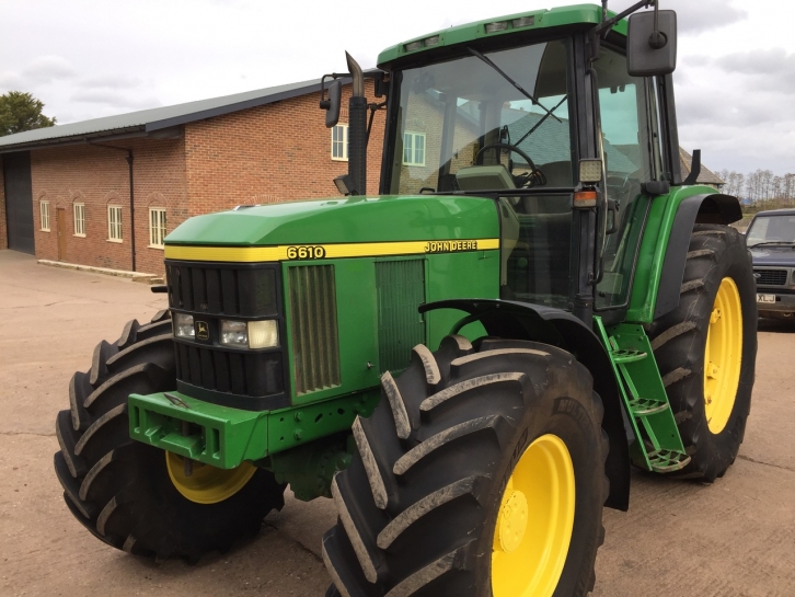 John Deere 6610