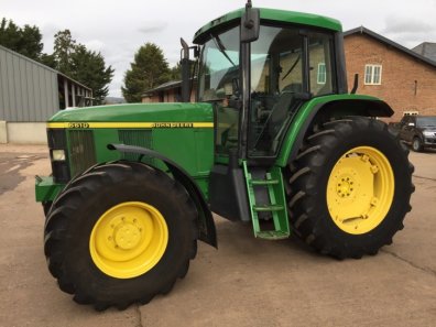John Deere 6610