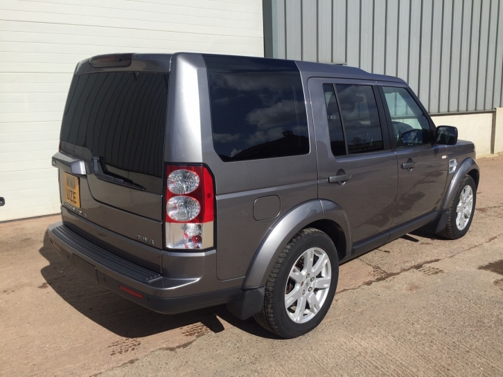 Land Rover Discovery Commercial