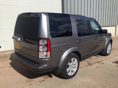 Land Rover Discovery Commercial
