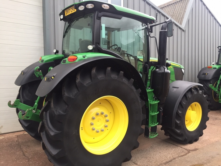 John Deere 6175R
