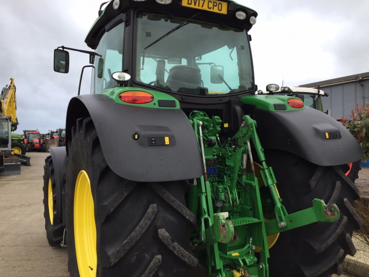 John Deere 6175R