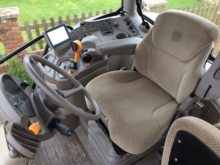 John Deere 6175R
