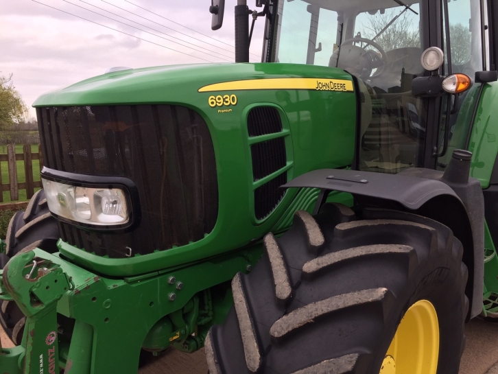 John Deere 6930