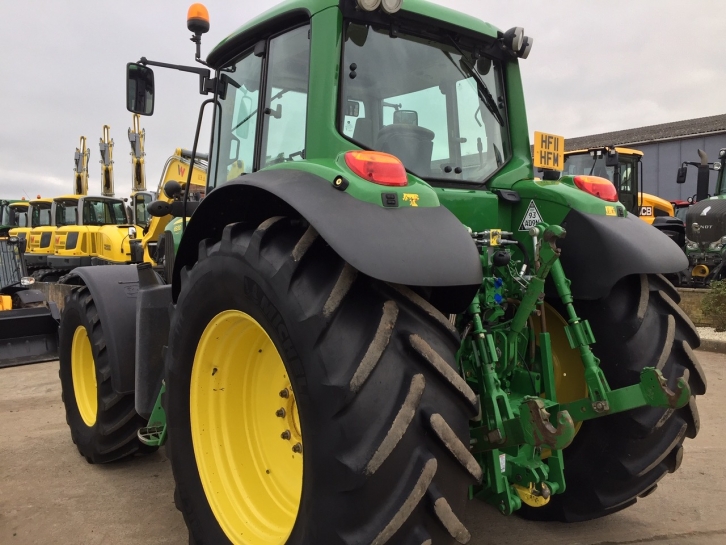 John Deere 6930