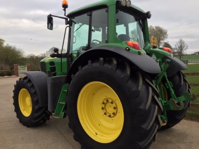 John Deere 6930