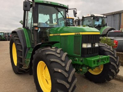 John Deere 6810