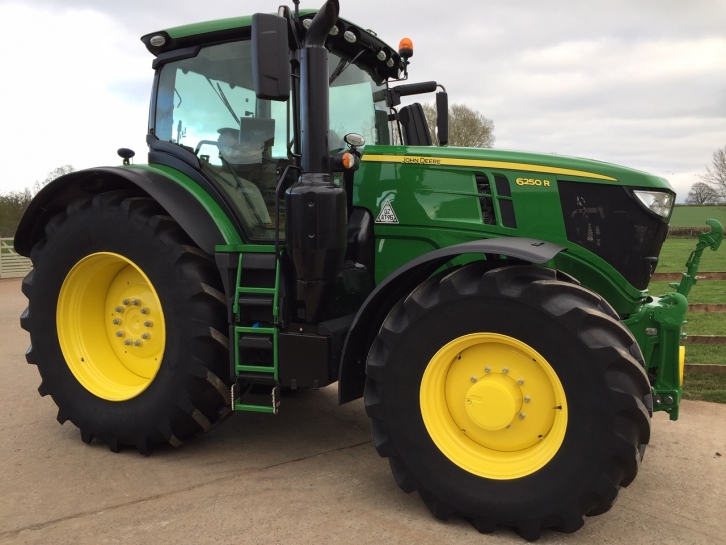John Deere 6250R