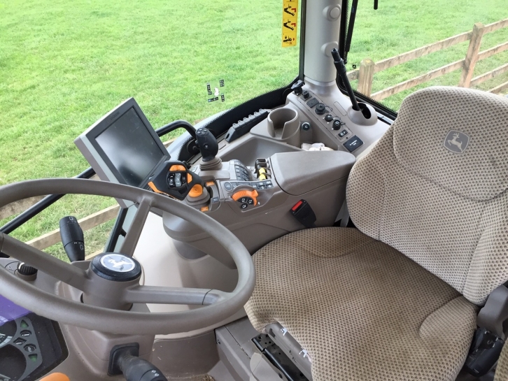 John Deere 6250R