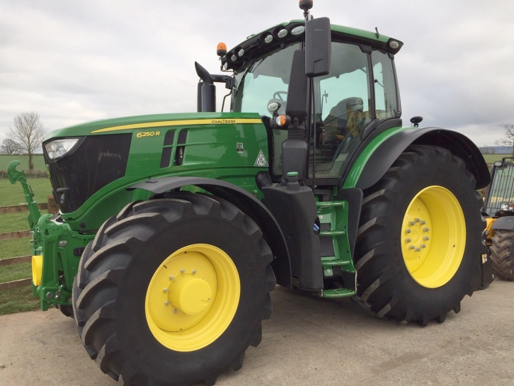 John Deere 6250R