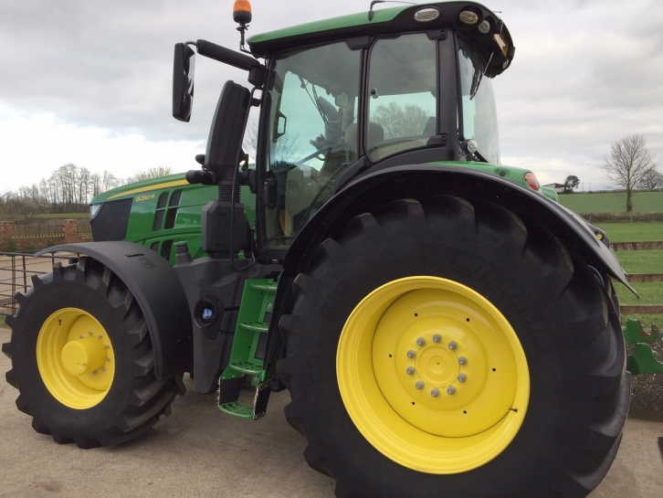 John Deere 6250R