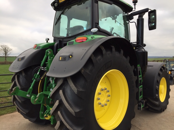 John Deere 6250R