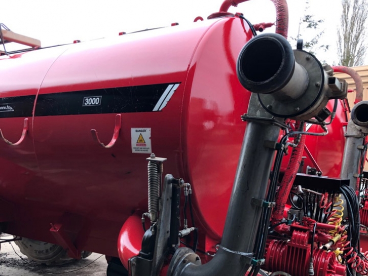 Hi-Spec 3000 Gallon tanker