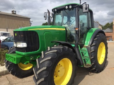 John Deere 6820