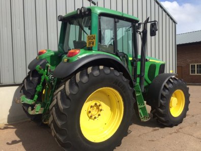 John Deere 6820